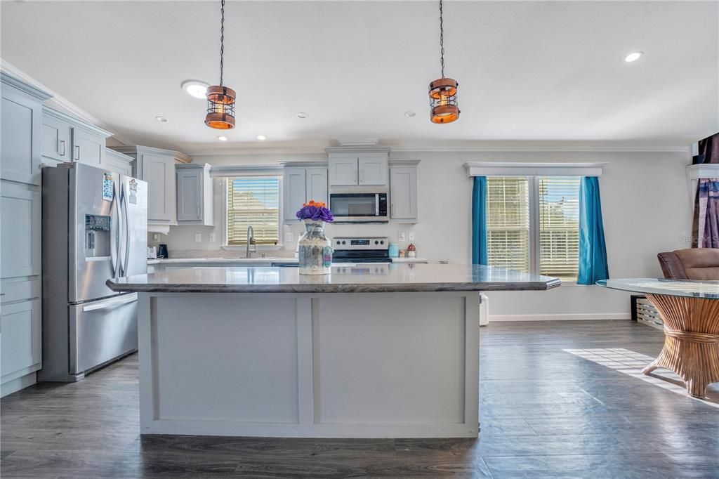 待售: $240,000 (3 贝兹, 2 浴室, 1440 平方英尺)