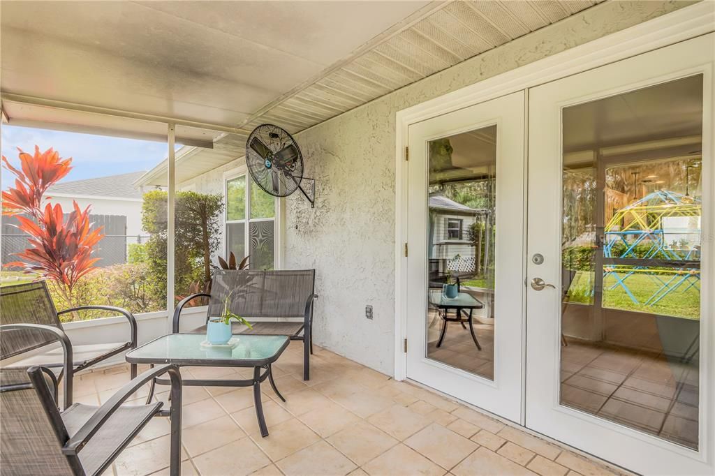 For Sale: $335,000 (3 beds, 2 baths, 1605 Square Feet)