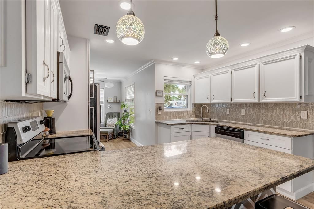 For Sale: $335,000 (3 beds, 2 baths, 1605 Square Feet)