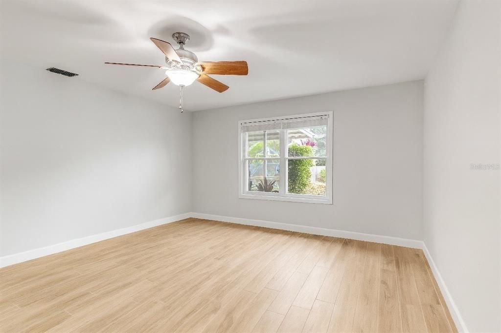 For Sale: $335,000 (3 beds, 2 baths, 1605 Square Feet)