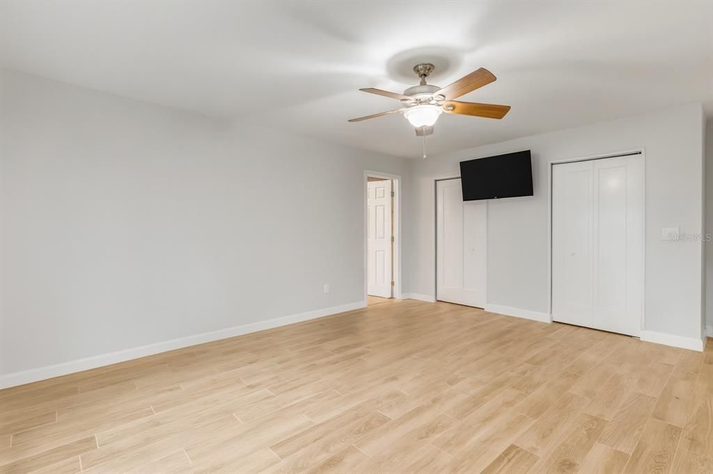 For Sale: $335,000 (3 beds, 2 baths, 1605 Square Feet)