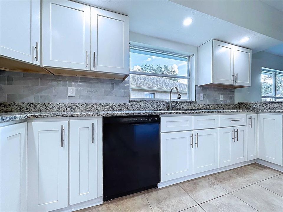 待售: $739,900 (5 贝兹, 3 浴室, 3249 平方英尺)