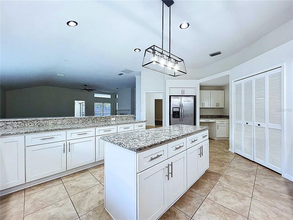 待售: $739,900 (5 贝兹, 3 浴室, 3249 平方英尺)