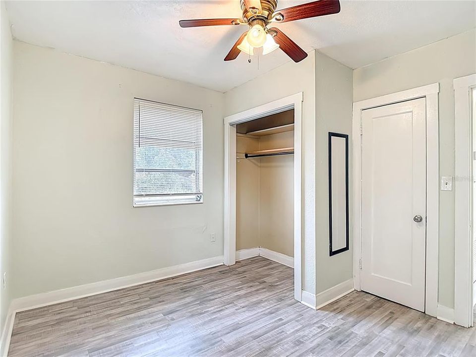 待售: $295,000 (2 贝兹, 1 浴室, 840 平方英尺)