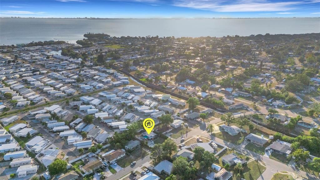 For Sale: $299,900 (2 beds, 1 baths, 1036 Square Feet)