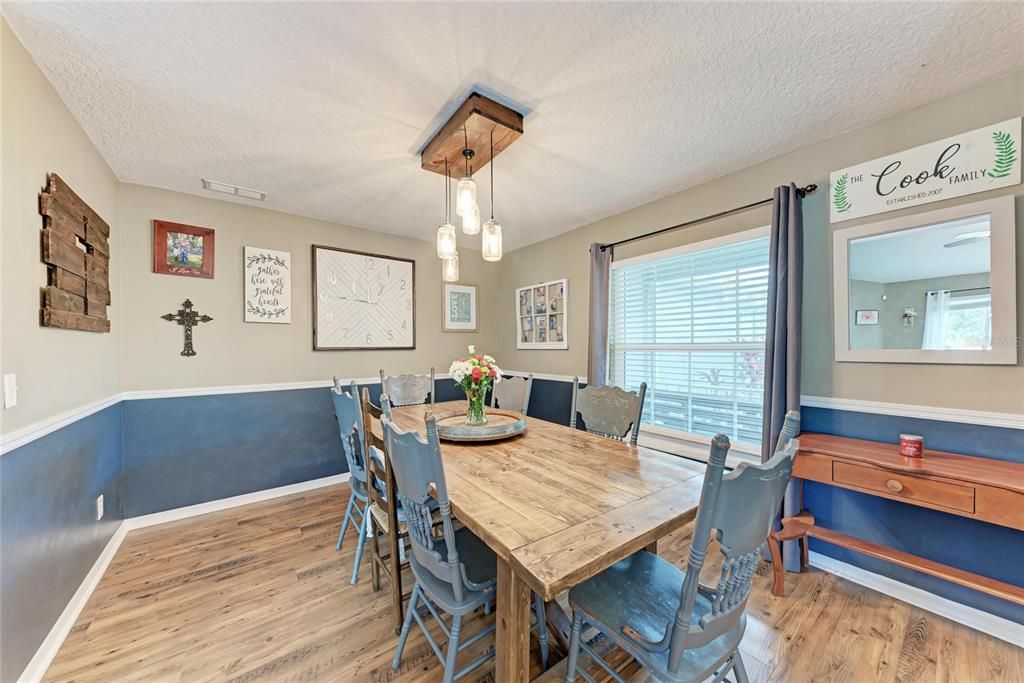 En Venta: $385,000 (3 camas, 2 baños, 1581 Pies cuadrados)