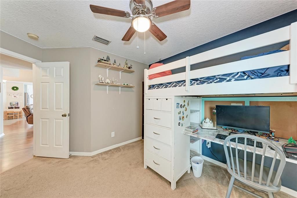 En Venta: $385,000 (3 camas, 2 baños, 1581 Pies cuadrados)