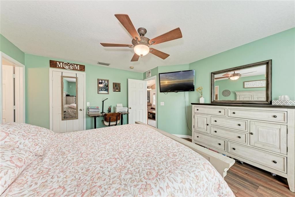 En Venta: $385,000 (3 camas, 2 baños, 1581 Pies cuadrados)