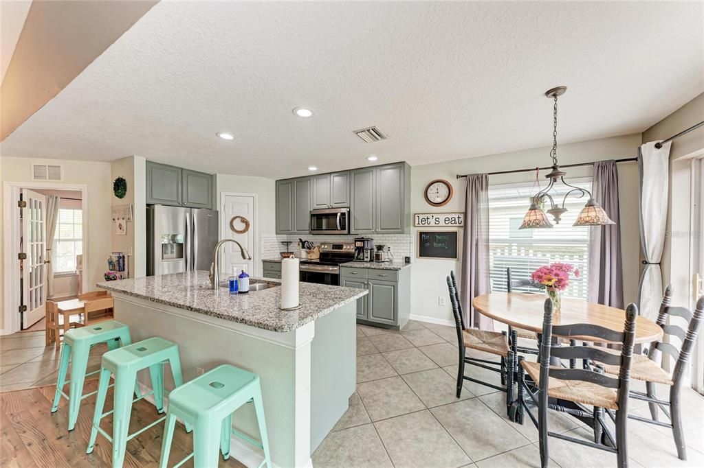 En Venta: $385,000 (3 camas, 2 baños, 1581 Pies cuadrados)