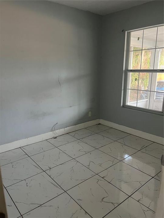 For Sale: $197,000 (2 beds, 1 baths, 744 Square Feet)