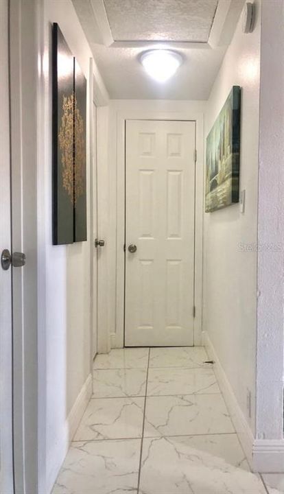 For Sale: $197,000 (2 beds, 1 baths, 744 Square Feet)