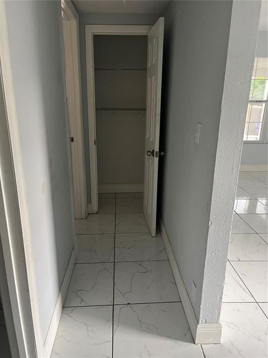 For Sale: $197,000 (2 beds, 1 baths, 744 Square Feet)