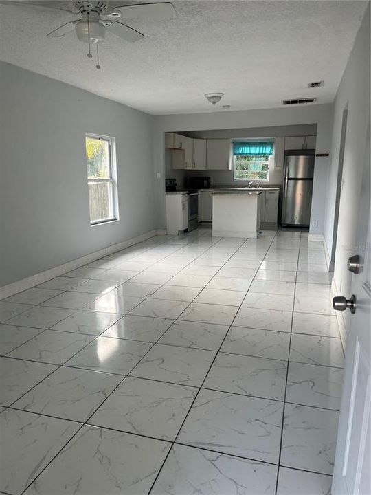 For Sale: $197,000 (2 beds, 1 baths, 744 Square Feet)