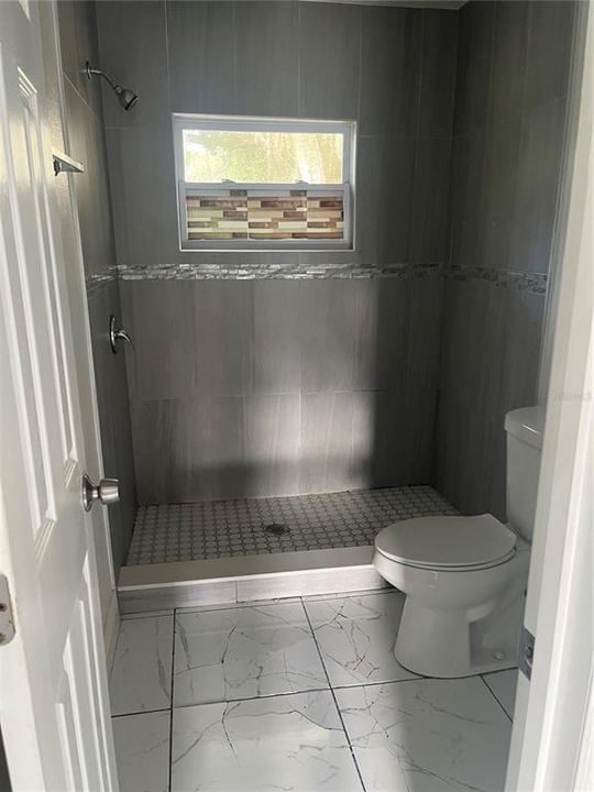 For Sale: $197,000 (2 beds, 1 baths, 744 Square Feet)