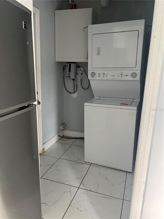 For Sale: $197,000 (2 beds, 1 baths, 744 Square Feet)