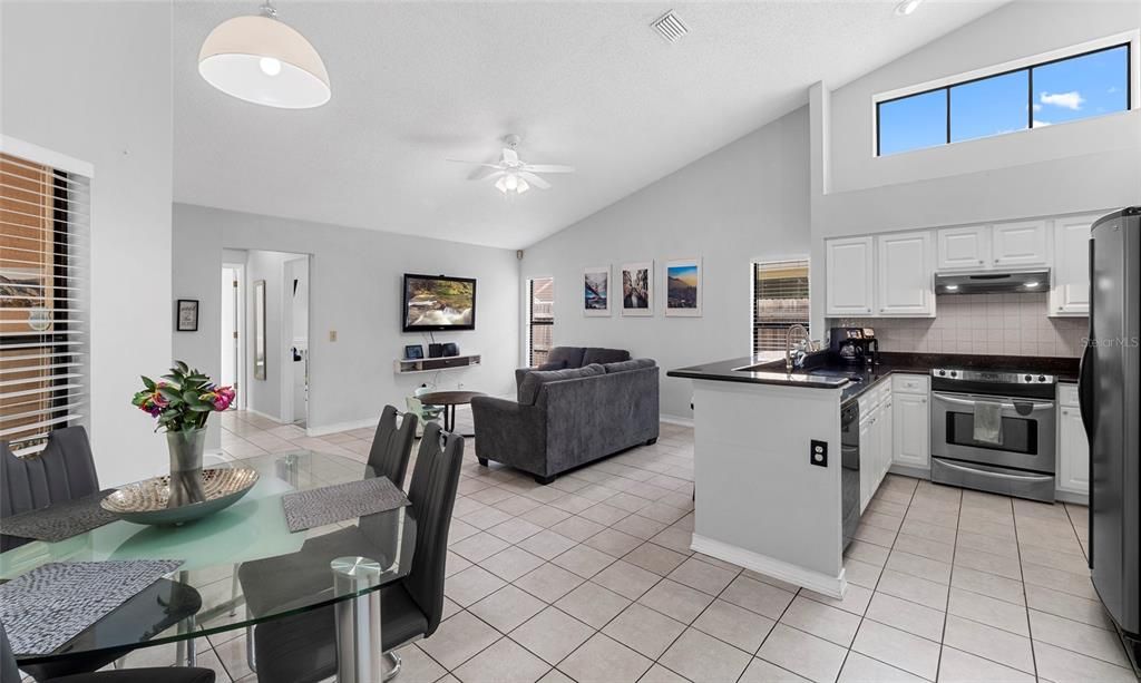 出租: $2,750 (3 贝兹, 2 浴室, 1724 平方英尺)