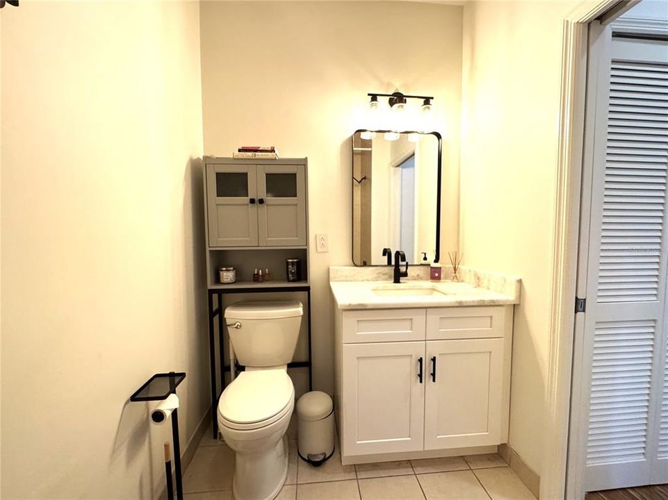 На продажу: $209,900 (2 спален, 2 ванн, 932 Квадратных фут)