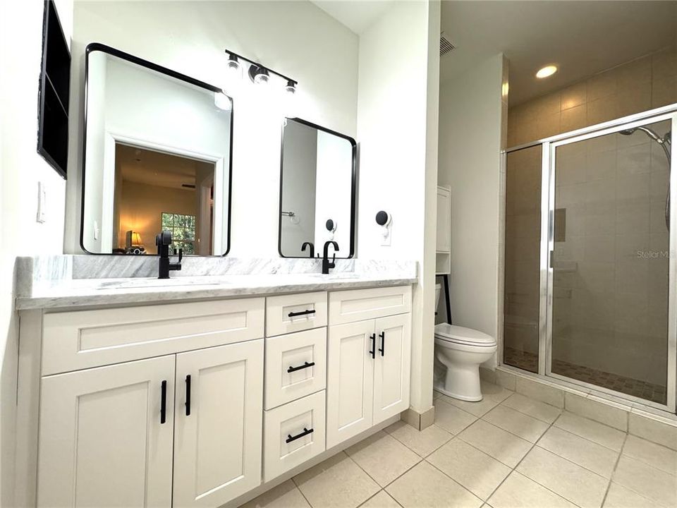 На продажу: $209,900 (2 спален, 2 ванн, 932 Квадратных фут)