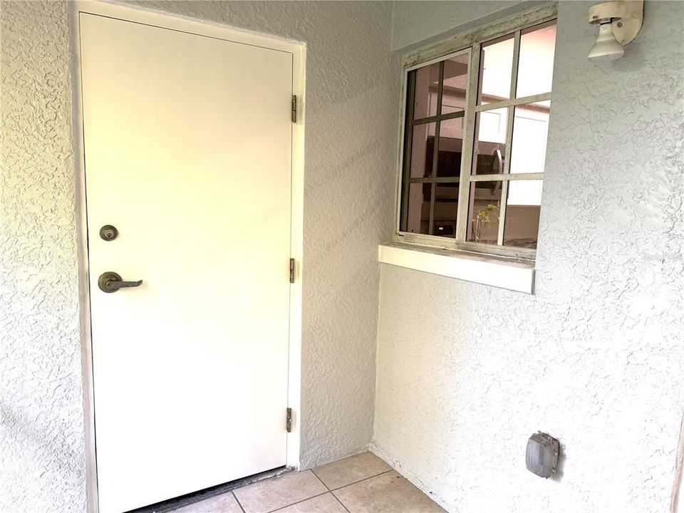 На продажу: $209,900 (2 спален, 2 ванн, 932 Квадратных фут)