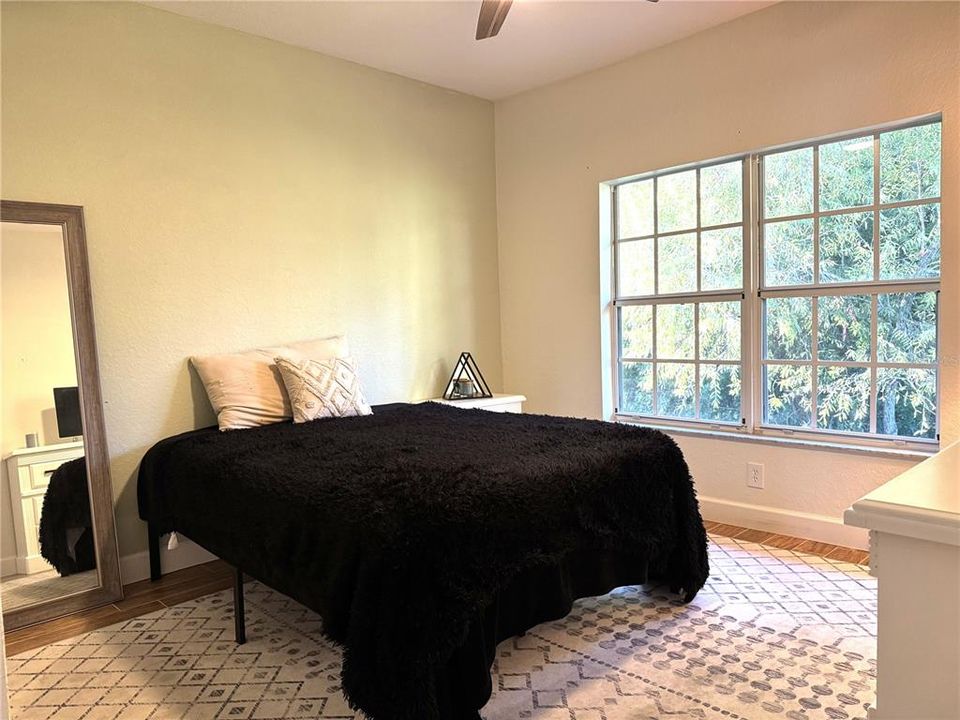 На продажу: $209,900 (2 спален, 2 ванн, 932 Квадратных фут)