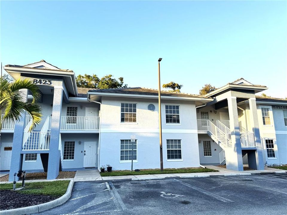 For Sale: $196,500 (2 beds, 2 baths, 932 Square Feet)