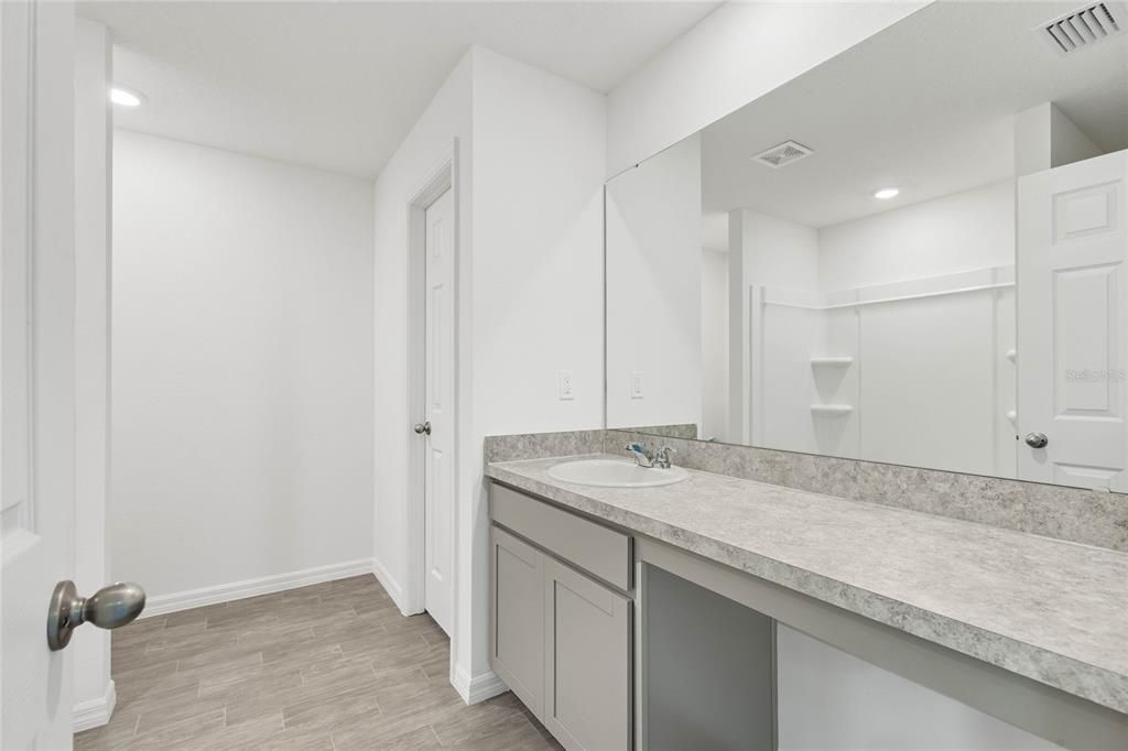 For Rent: $1,950 (4 beds, 2 baths, 1806 Square Feet)