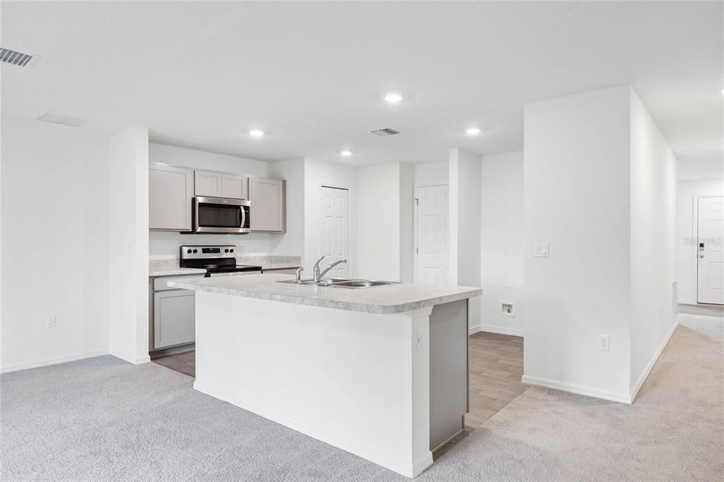 For Rent: $1,950 (4 beds, 2 baths, 1806 Square Feet)