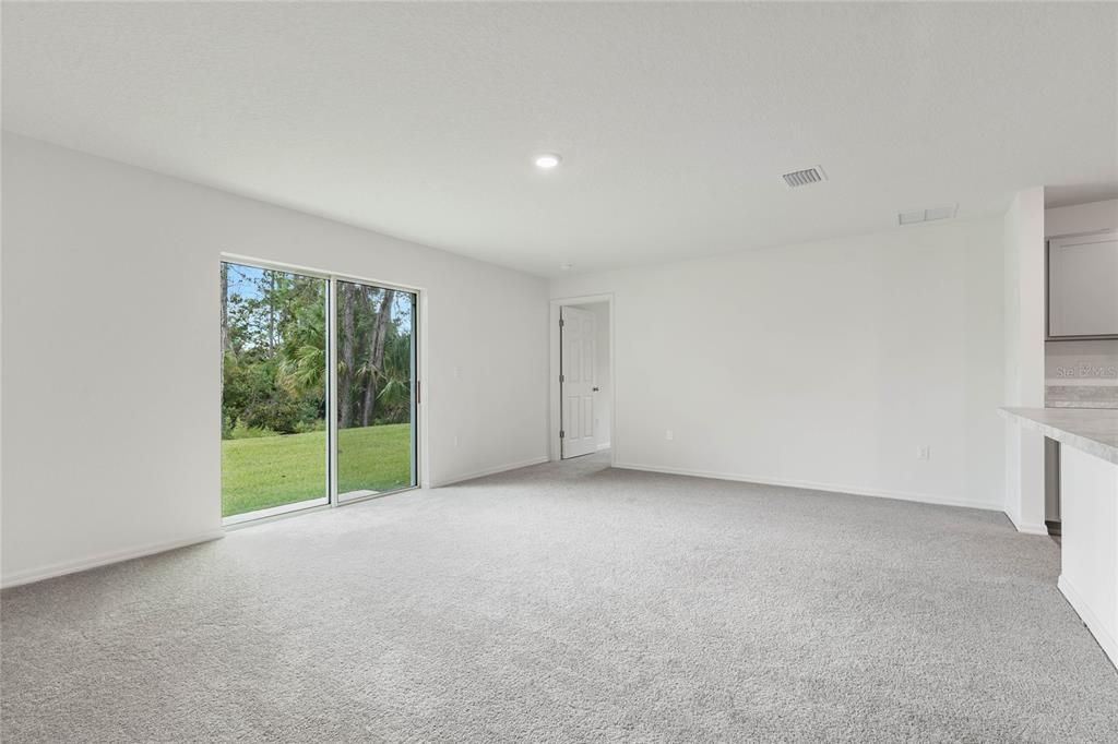 For Rent: $1,950 (4 beds, 2 baths, 1806 Square Feet)