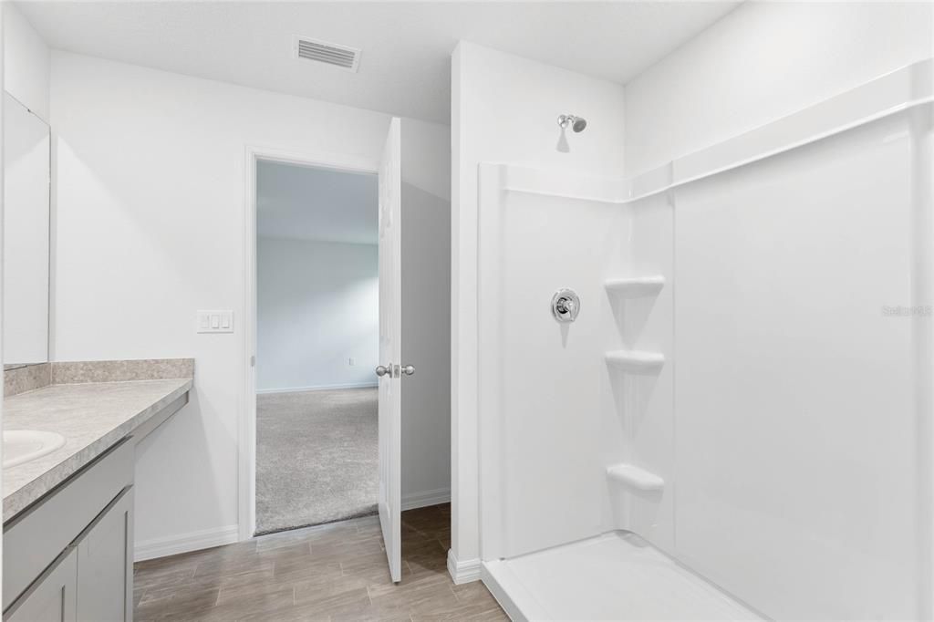 For Rent: $1,950 (4 beds, 2 baths, 1806 Square Feet)