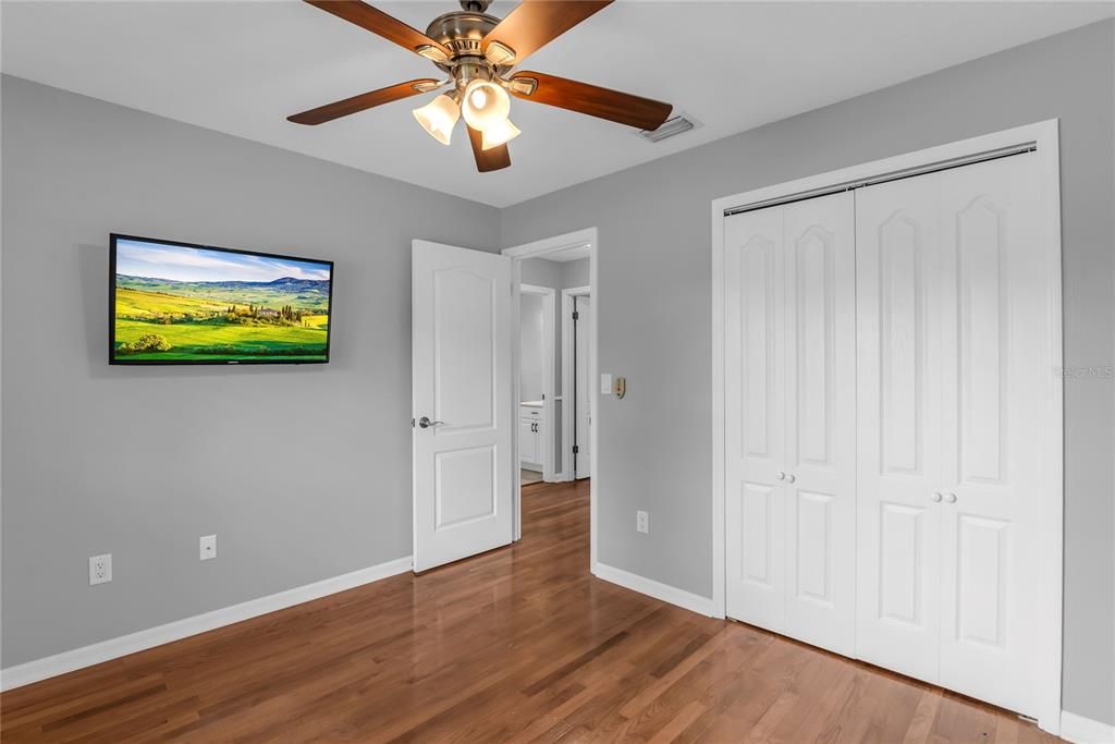 出租: $2,600 (3 贝兹, 2 浴室, 1324 平方英尺)