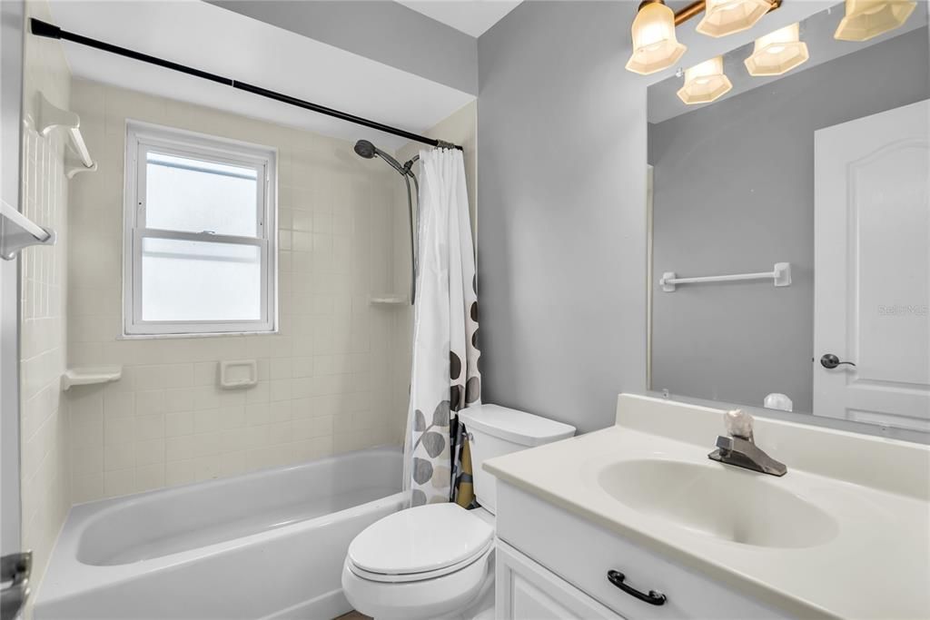 出租: $2,600 (3 贝兹, 2 浴室, 1324 平方英尺)