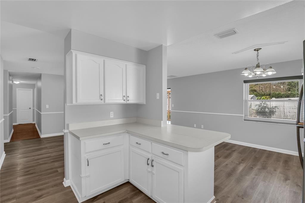 出租: $2,600 (3 贝兹, 2 浴室, 1324 平方英尺)