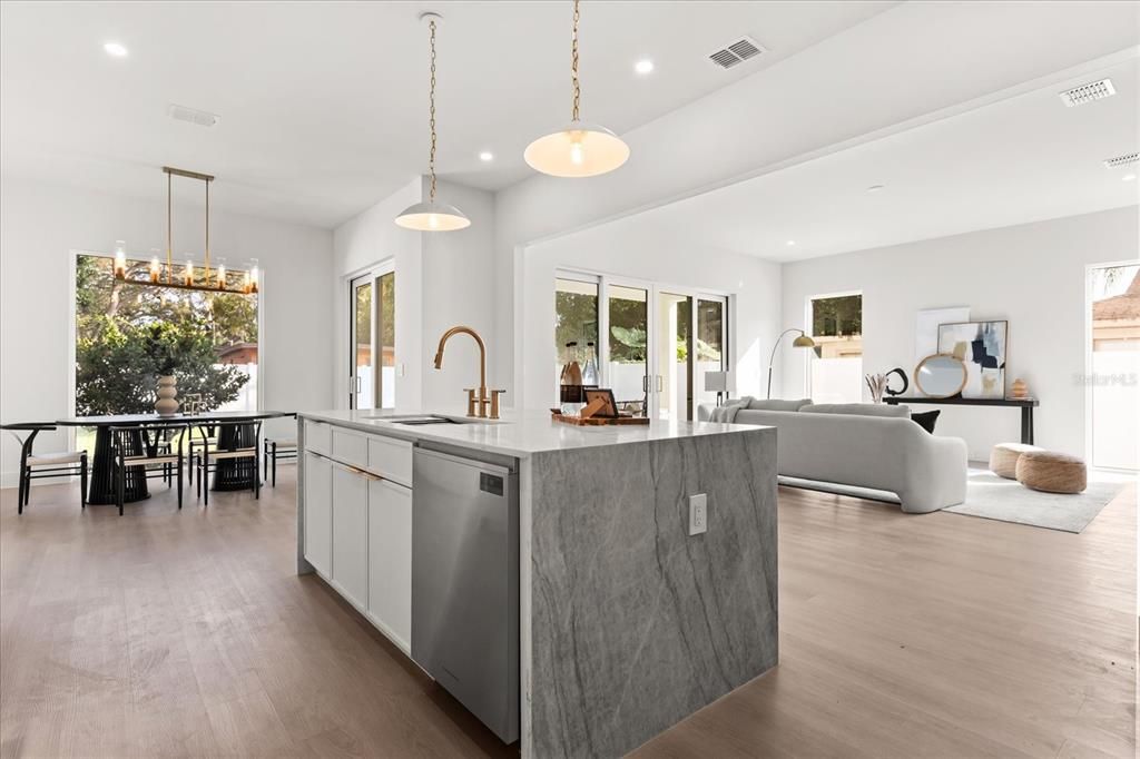 На продажу: $1,050,000 (3 спален, 3 ванн, 2950 Квадратных фут)