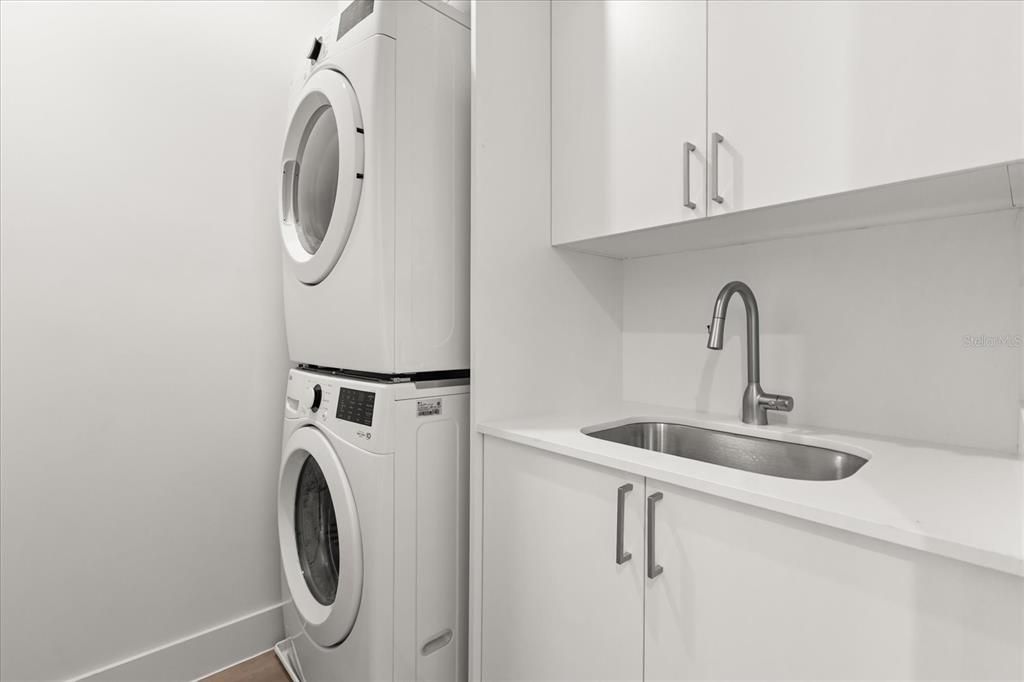 На продажу: $1,050,000 (3 спален, 3 ванн, 2950 Квадратных фут)