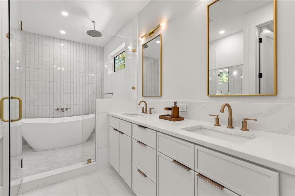 На продажу: $1,050,000 (3 спален, 3 ванн, 2950 Квадратных фут)