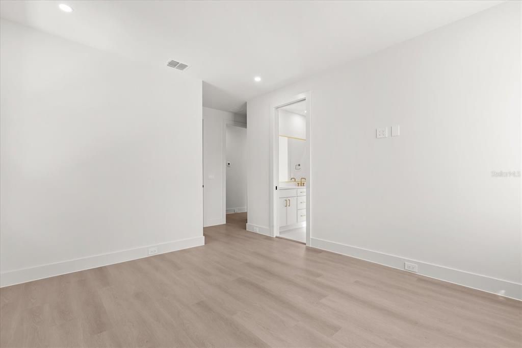 На продажу: $1,050,000 (3 спален, 3 ванн, 2950 Квадратных фут)