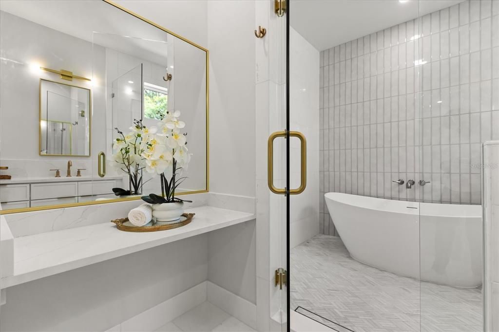 На продажу: $1,050,000 (3 спален, 3 ванн, 2950 Квадратных фут)