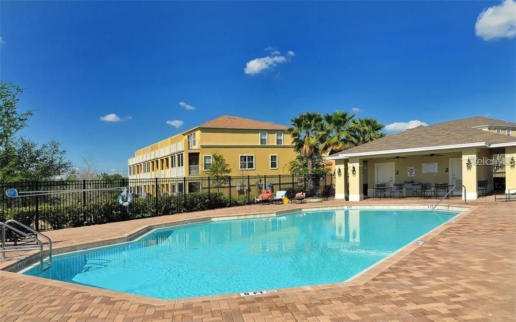 For Rent: $2,000 (2 beds, 2 baths, 1064 Square Feet)