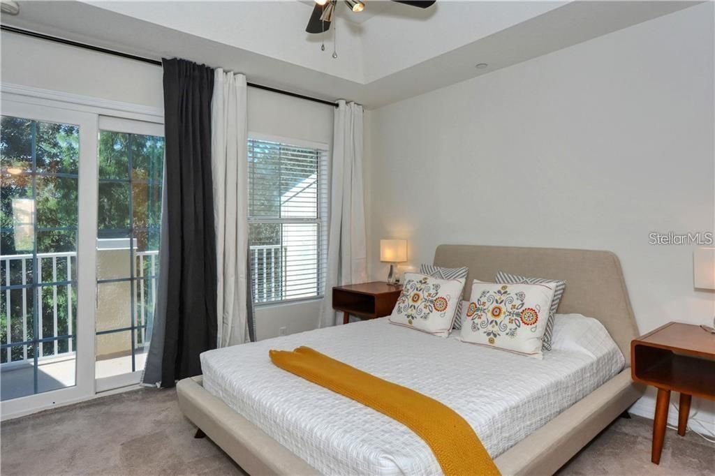 For Rent: $2,000 (2 beds, 2 baths, 1064 Square Feet)