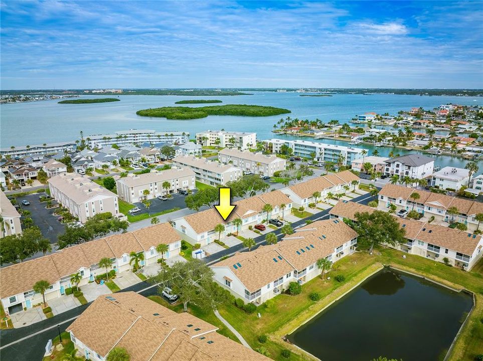 For Sale: $425,000 (2 beds, 2 baths, 920 Square Feet)