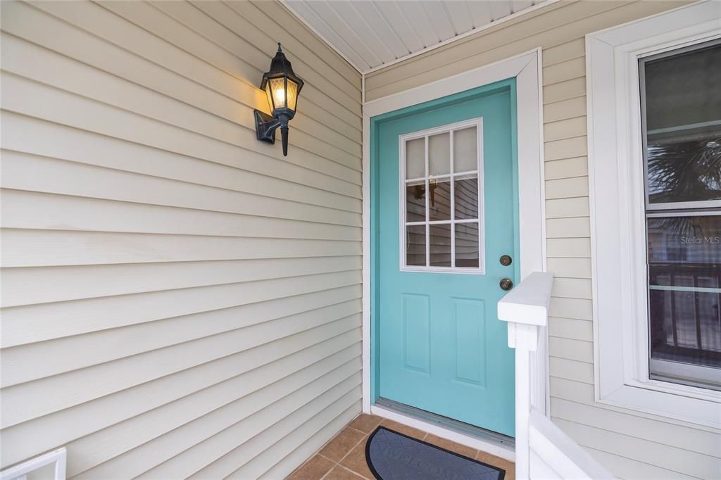 For Sale: $425,000 (2 beds, 2 baths, 920 Square Feet)