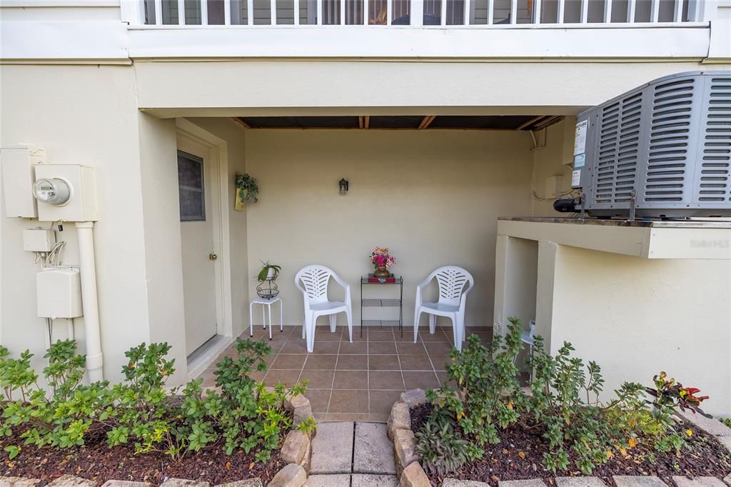 For Sale: $425,000 (2 beds, 2 baths, 920 Square Feet)