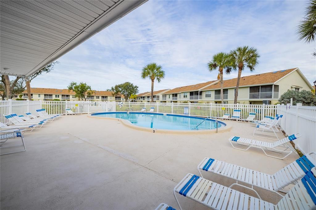 For Sale: $425,000 (2 beds, 2 baths, 920 Square Feet)