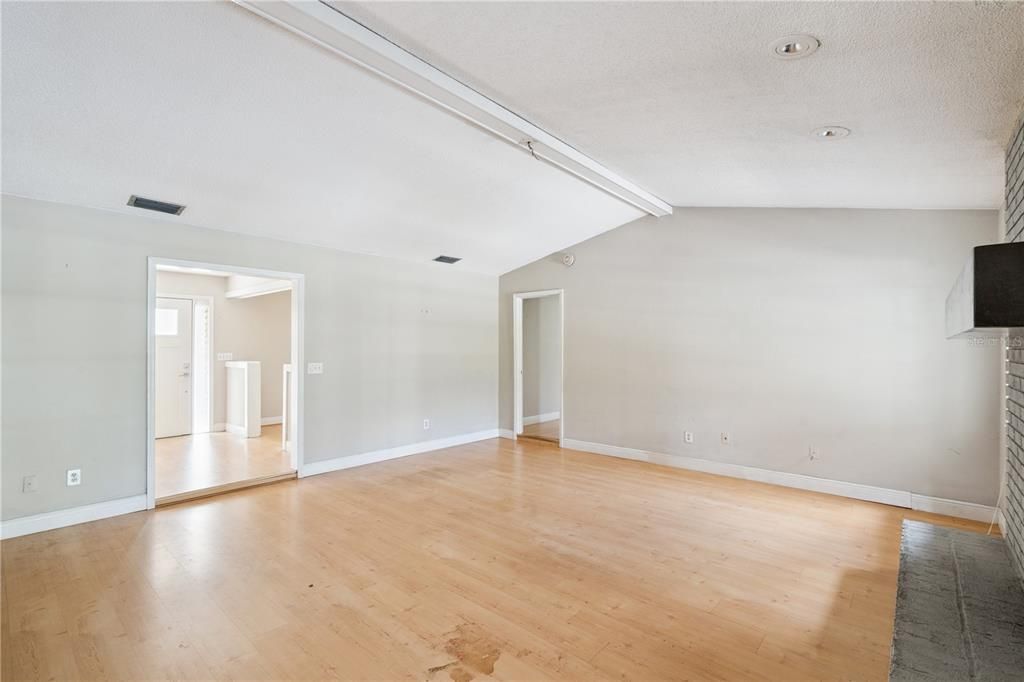 For Sale: $525,000 (3 beds, 2 baths, 2172 Square Feet)