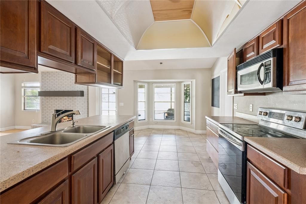 For Sale: $525,000 (3 beds, 2 baths, 2172 Square Feet)