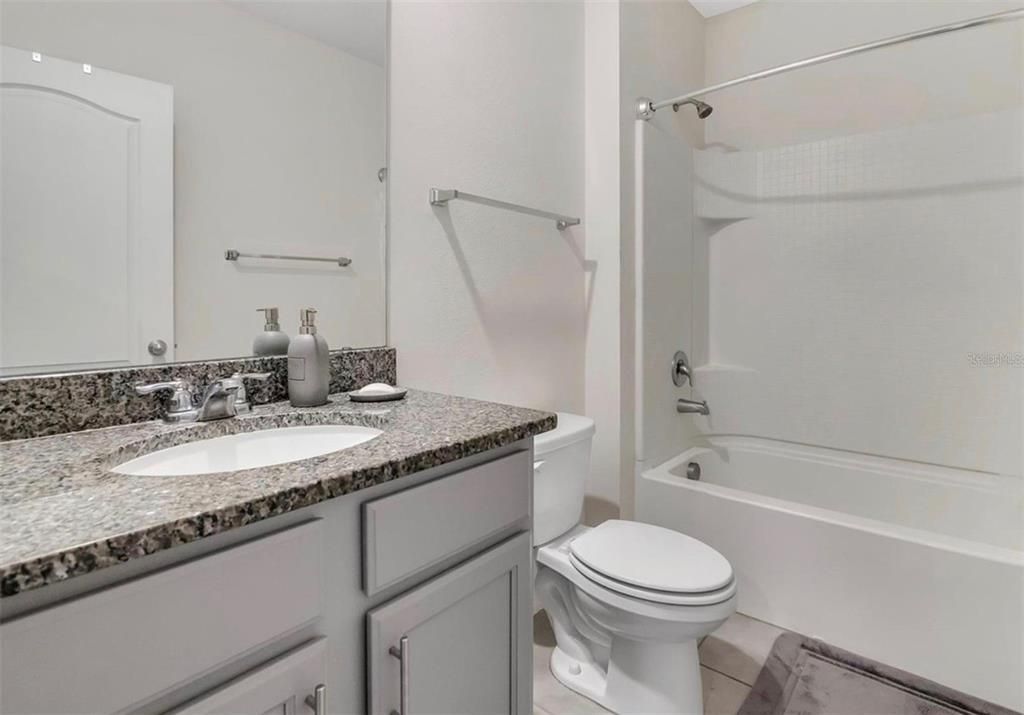 В аренду: $2,300 (4 спален, 2 ванн, 1830 Квадратных фут)