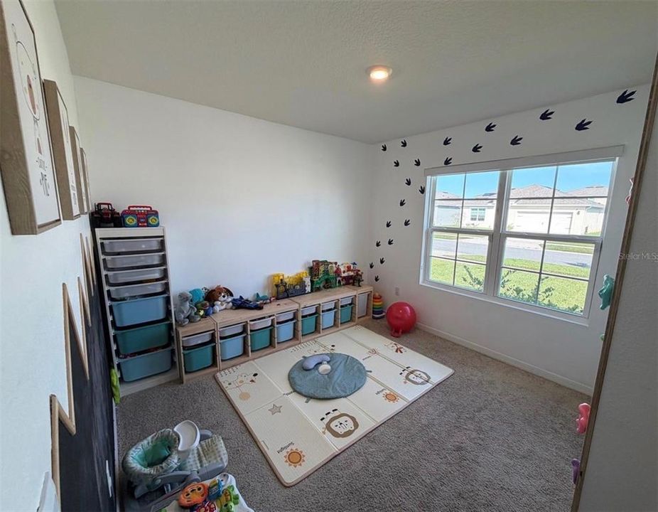 В аренду: $2,300 (4 спален, 2 ванн, 1830 Квадратных фут)