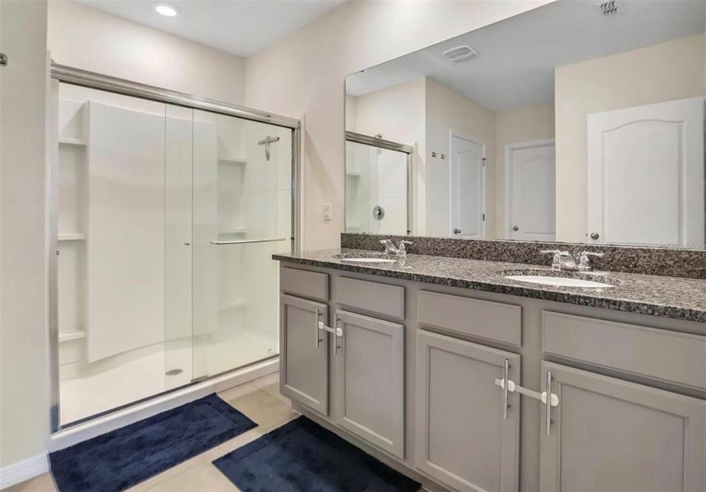 В аренду: $2,300 (4 спален, 2 ванн, 1830 Квадратных фут)