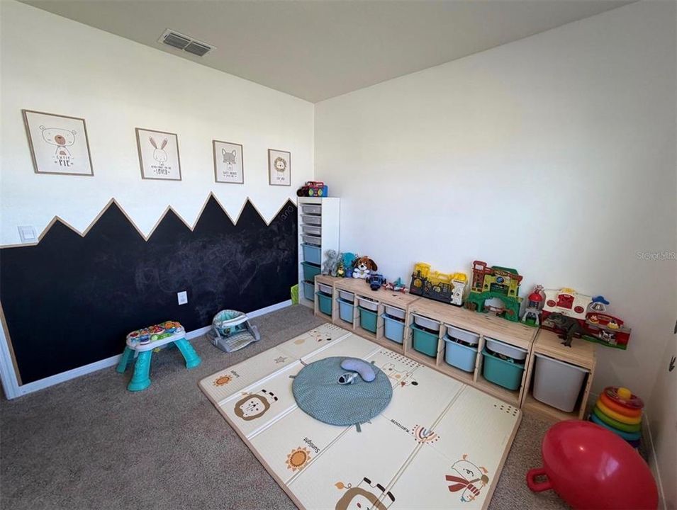 В аренду: $2,300 (4 спален, 2 ванн, 1830 Квадратных фут)