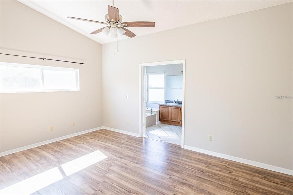 For Rent: $2,400 (3 beds, 2 baths, 1524 Square Feet)